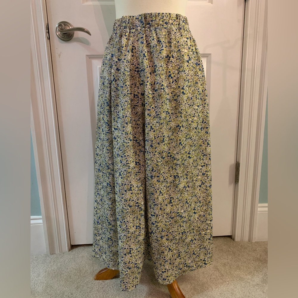 COTTAGECORE floral yellow and blue maxi skirt!! Size Medium from Shein 💙⭐️🌼